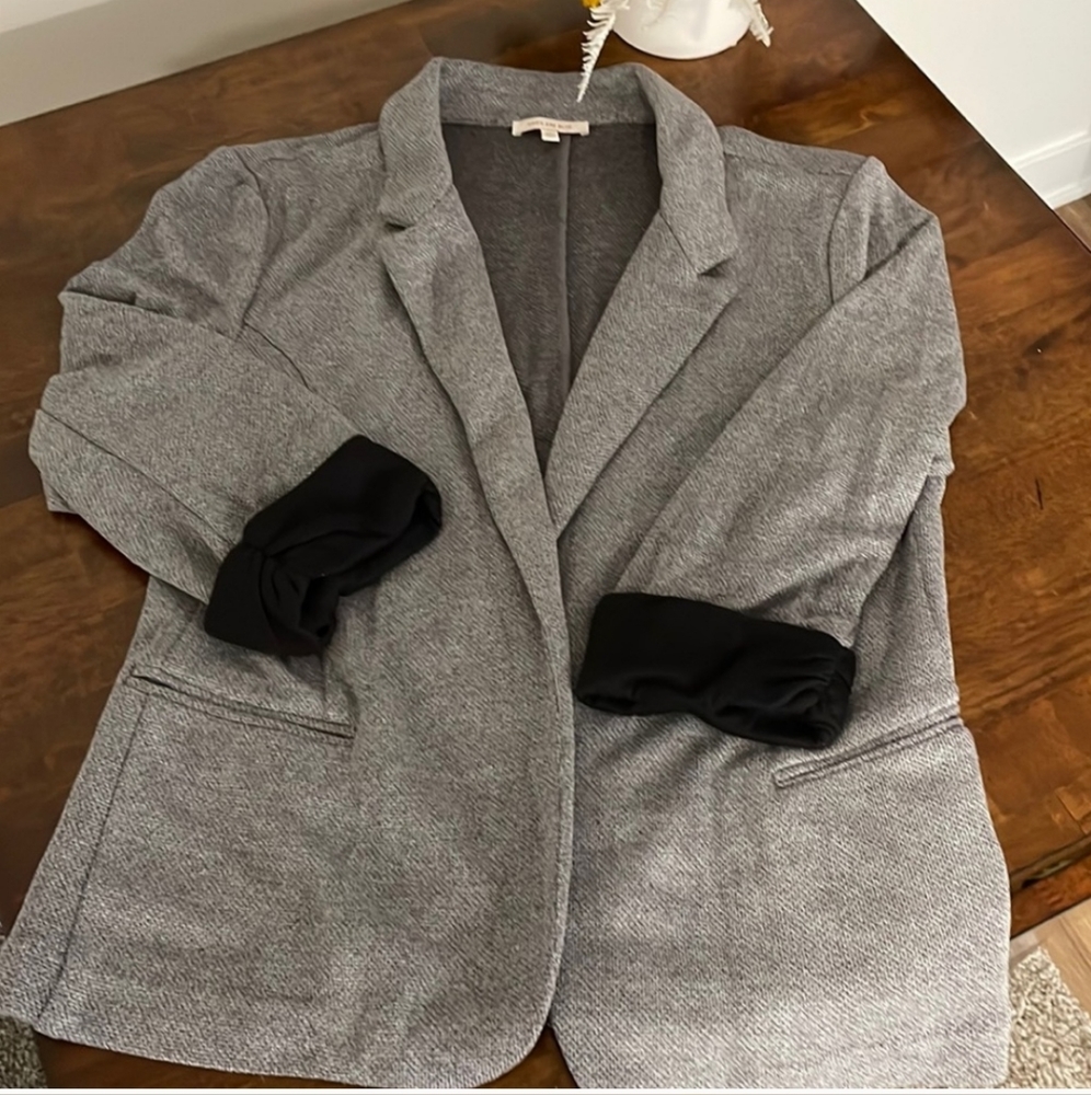 Gray Knit Jacket  |  Skies Are Blue